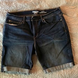 Levi’s Bermuda Shorts size 16